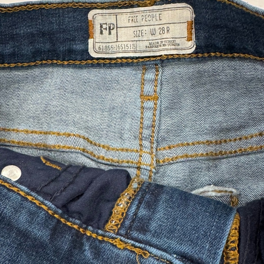 FREE PEOPLE NWT Distressed Busted Knee Stretchy Blue Denim Skinny Jeans Size 28 - Picture 6 of 8